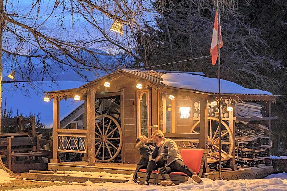 Le Coucou Hotel Restaurant & Lounge-Bar