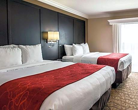 Deluxe Suite, 2 Queen Beds with Sofa Bed, Non Smoking