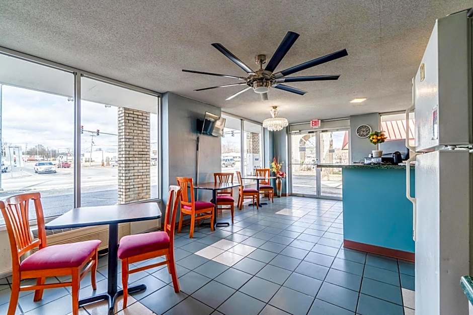 Ozark Junction mountain view by OYO