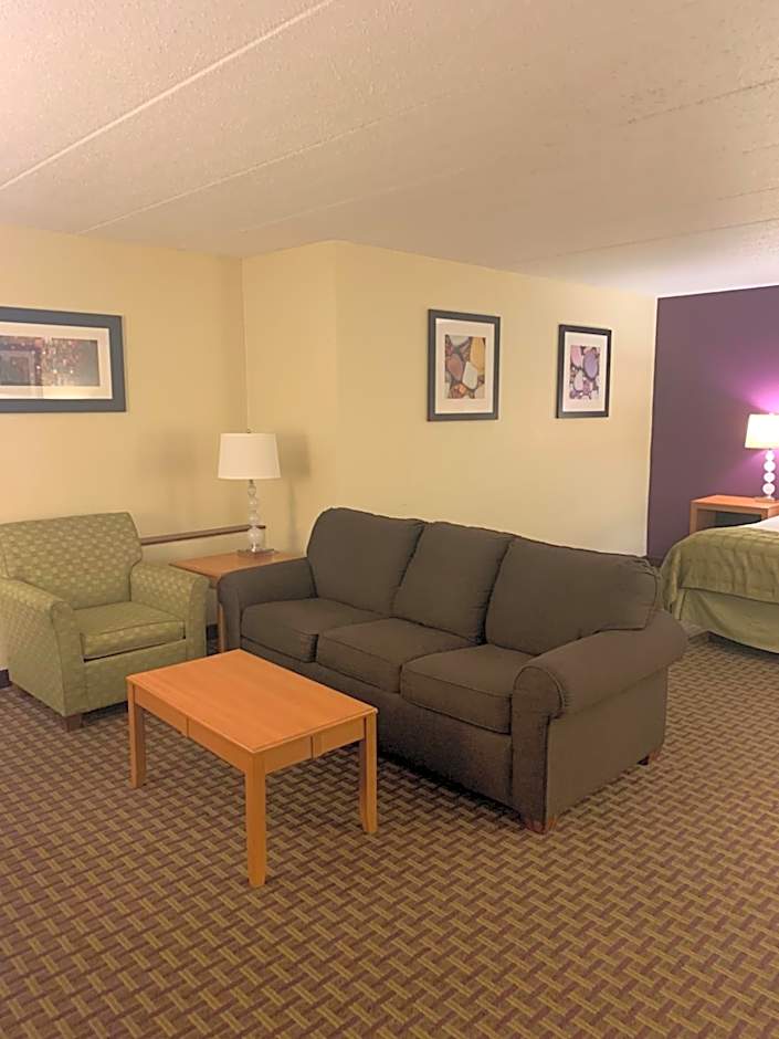 Ramada by Wyndham Marquette