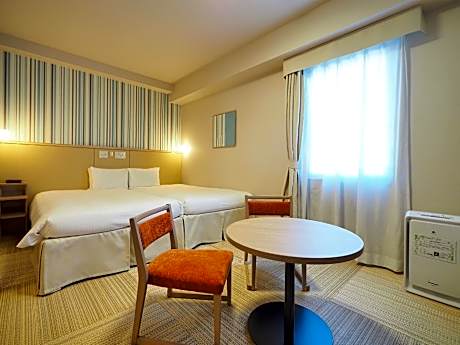 Connecting Rooms