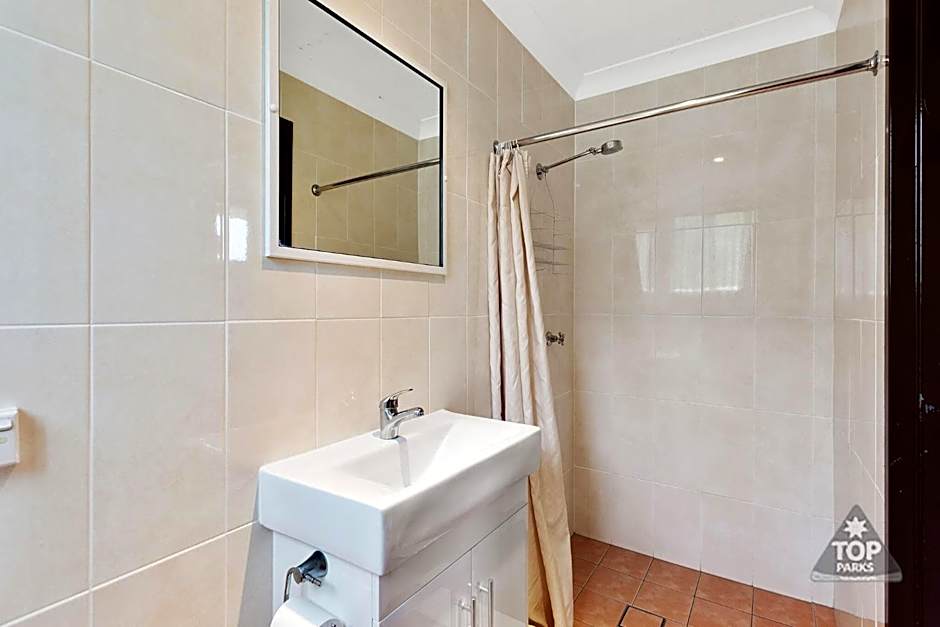 Fossicker Caravan Park