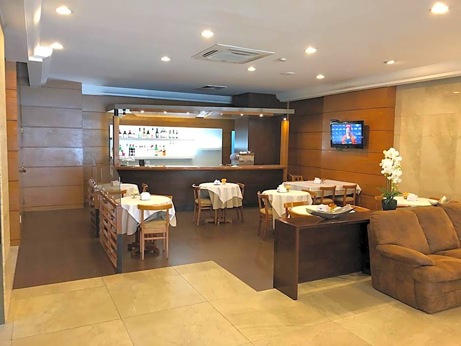 Crystal Palace Hotel