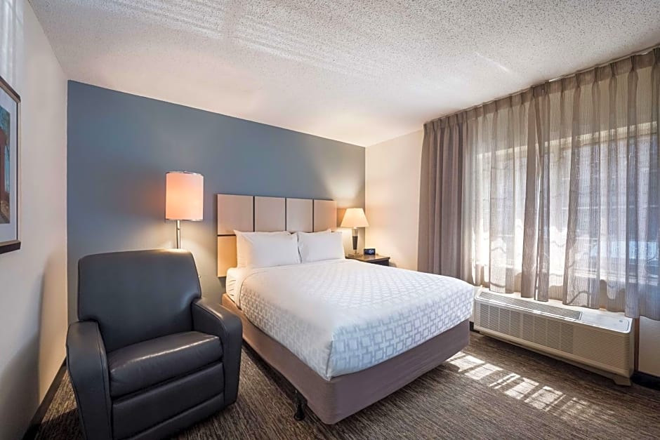 Sonesta Simply Suites Detroit Troy