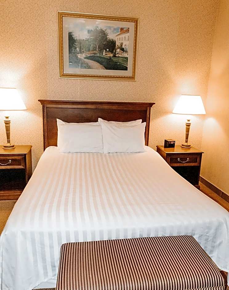 Carriage House Country Club