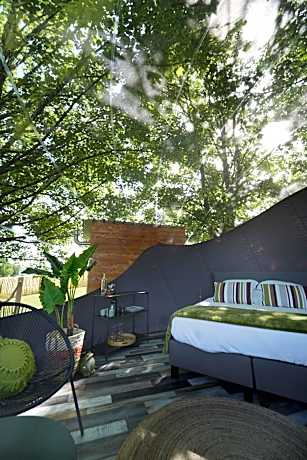 Suite with Garden View