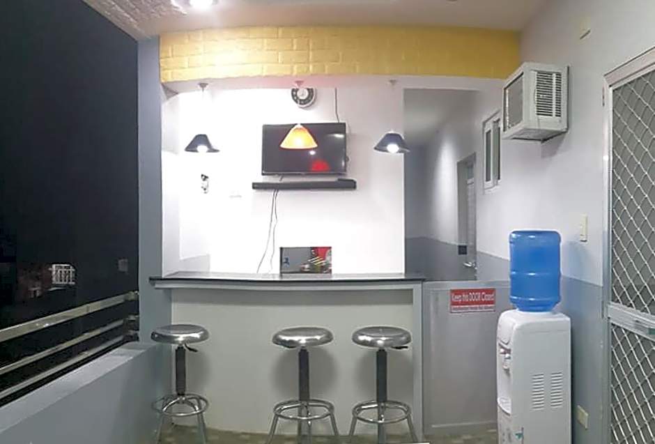 RGL Pinamalayan Condotel by RedDoorz
