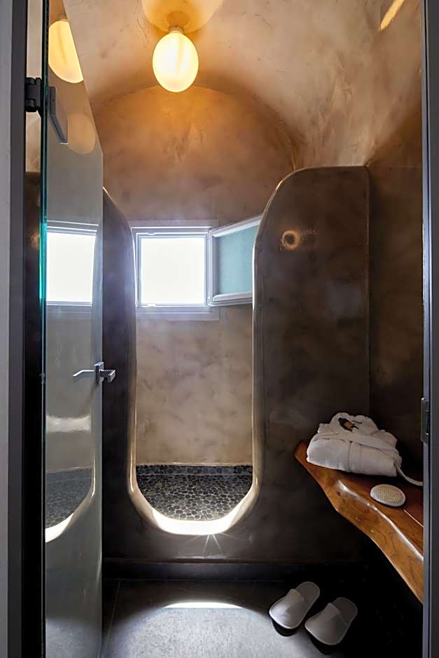 Allure Breeze Suites