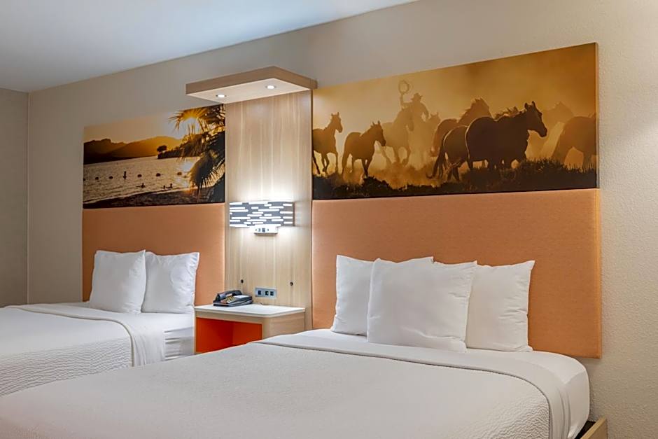 Days Inn by Wyndham Granbury