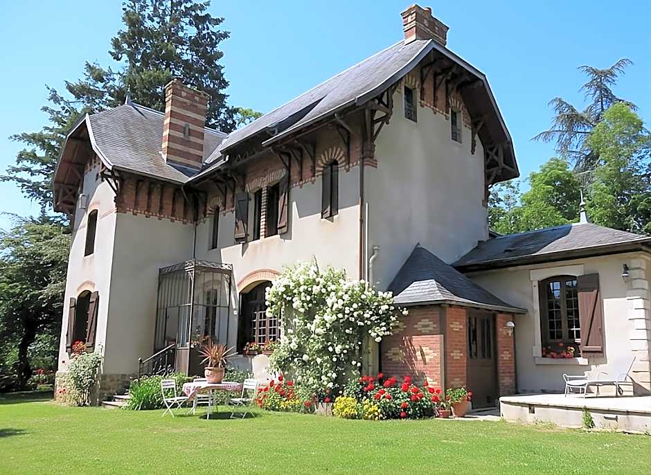 Le Manoir sur la Roche, 74, impasse du manoir, 71520 Navour sur Grosne D121