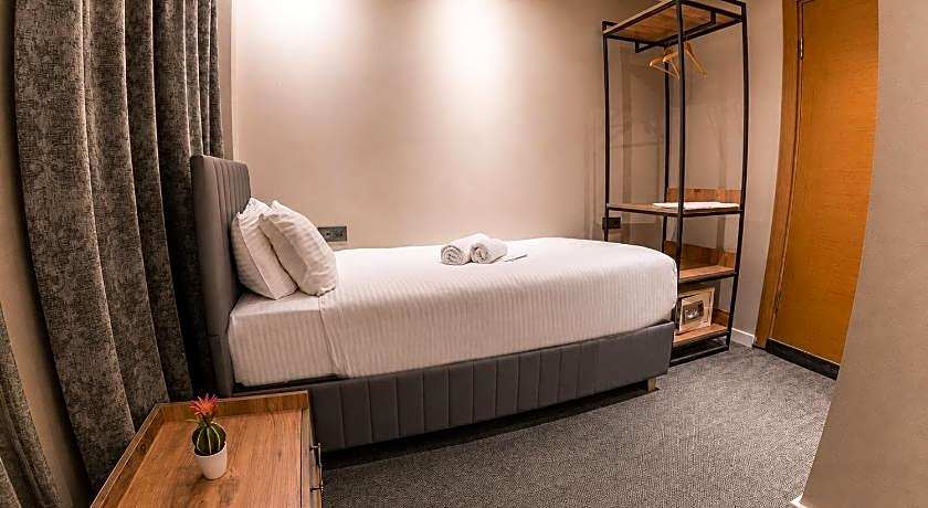 Rexee Hotel