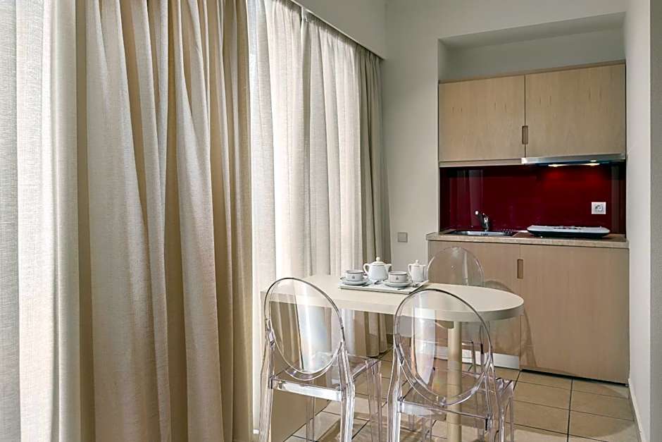 Alexandra Hotel&Apartments