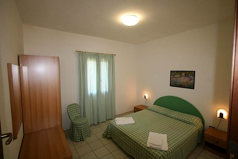 Photo 1 of 5 of 1 Bedroom Apartment