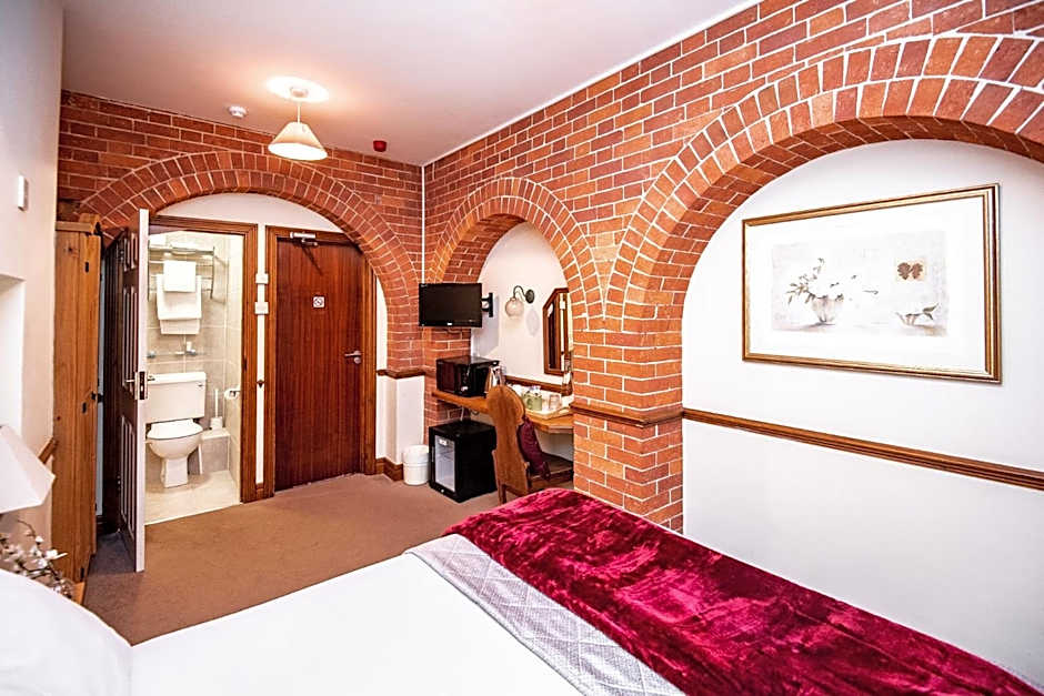 Trivelles Waterhall Country Gatwick Hotel & airport parking