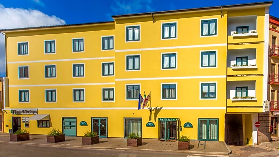 New Petit Hotel