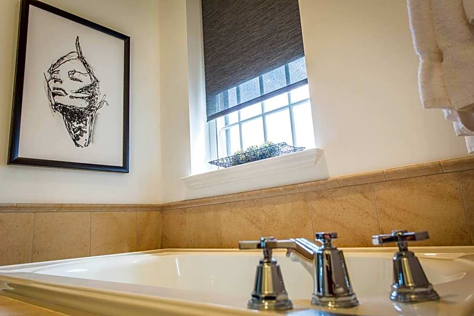 The Delafield Hotel