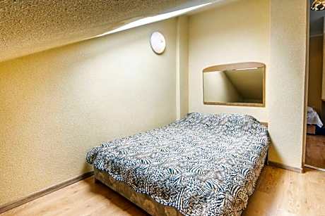 Apartment with Lake View