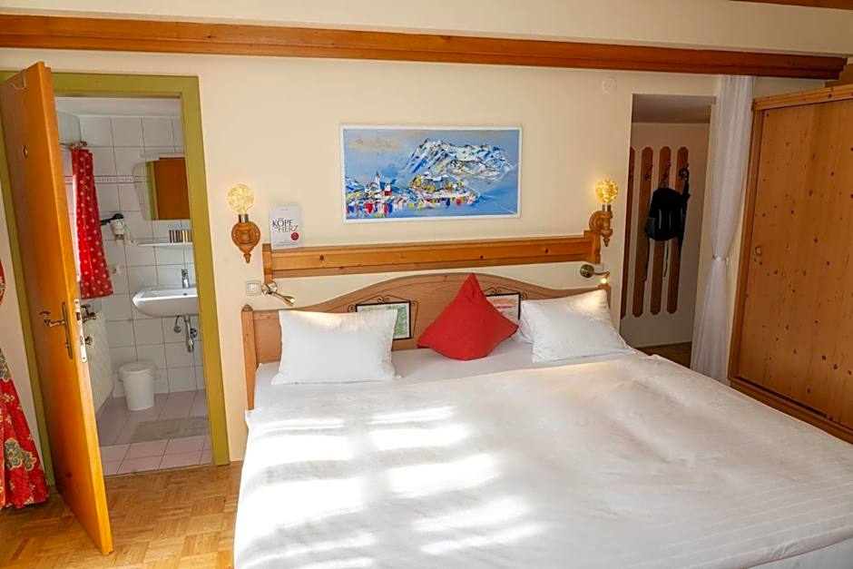 Bauernhofhotel "die Unterbergerin" - Zimmer mit Frühstück und Ferienwohnungen in Gastein mit GRATIS Thermeneintritt