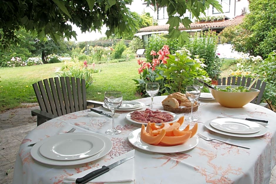 PIETRASANTA - VERSILIA - Villa Arzilla Garden con piscina