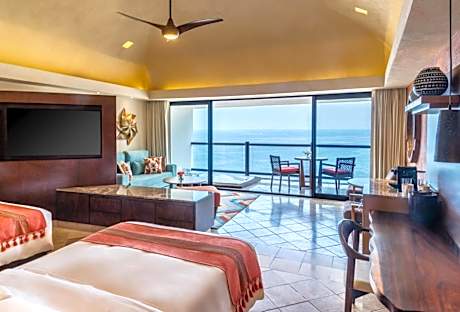 Club Double Room with Hot Tub - Oceanfront
