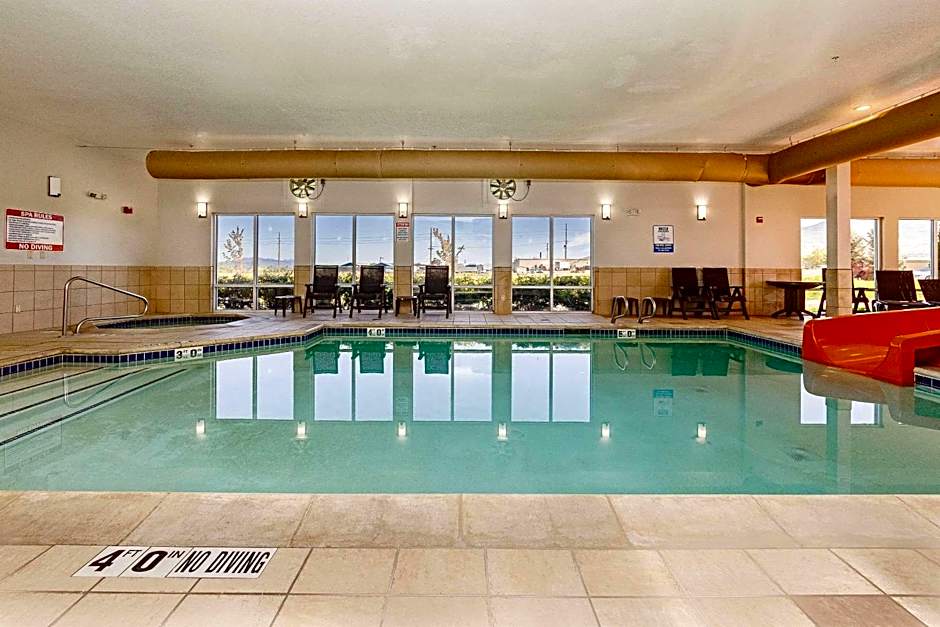 Comfort Inn & Suites Logan Near University