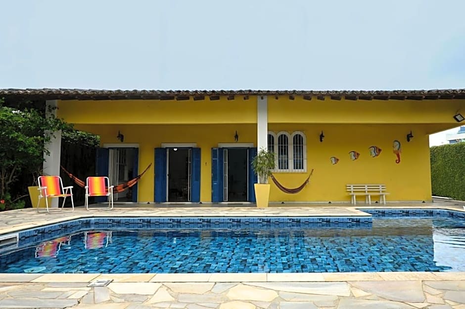 Pé na Areia com Piscina e Churrasqueira - 2 suítes