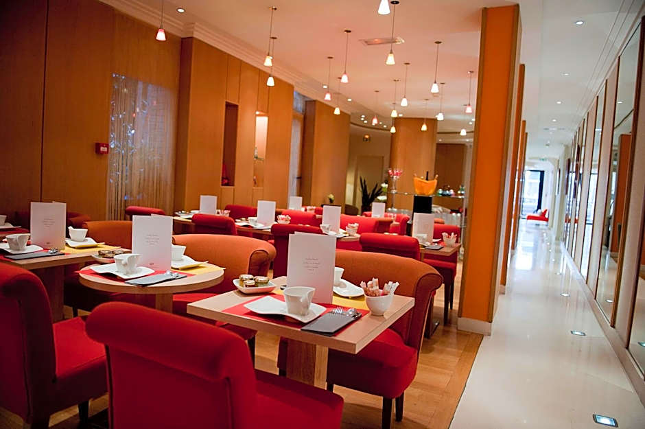 Westside Arc De Triomphe Hotel