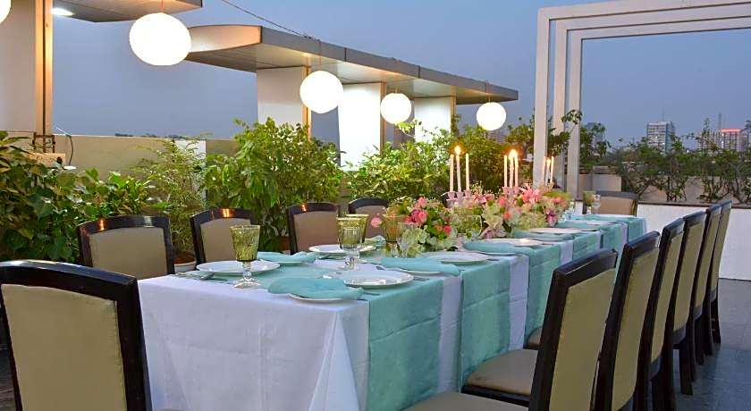 Rockland Hotel C R Park