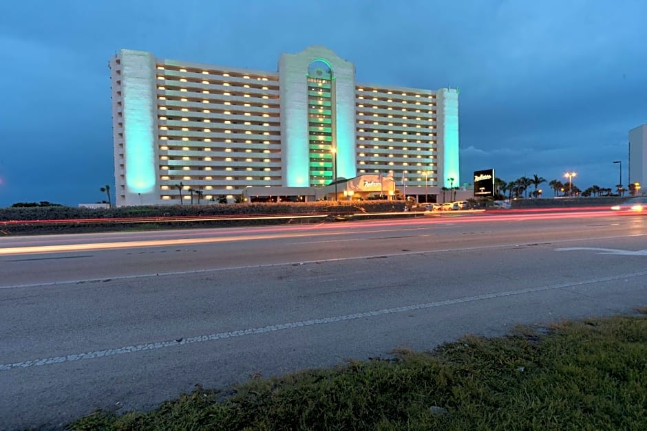 Radisson Suite Hotel Oceanfront