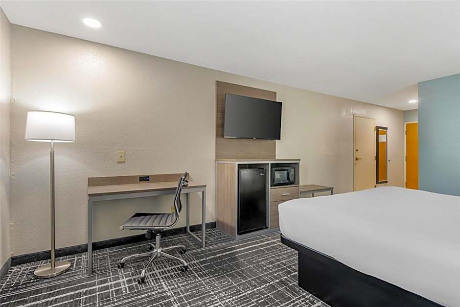 Best Western Commerce Inn