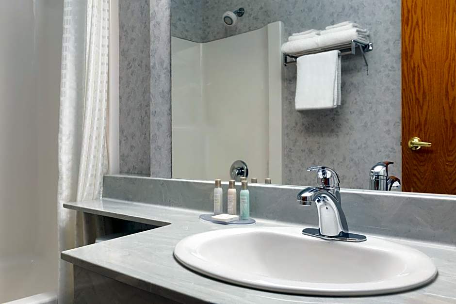 Travelodge by Wyndham Lloydminster