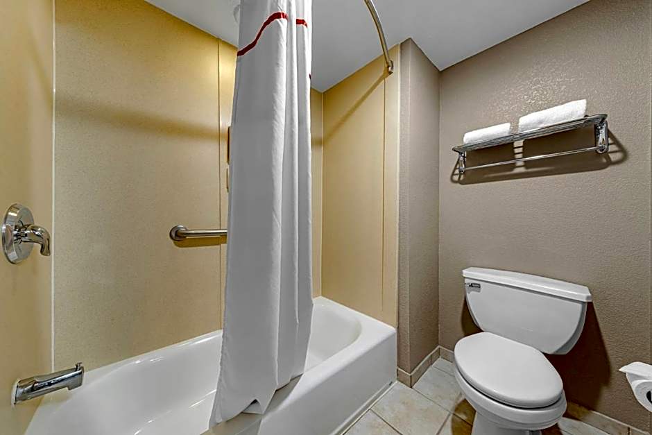 Red Roof Inn & Suites Philadelphia - Bellmawr