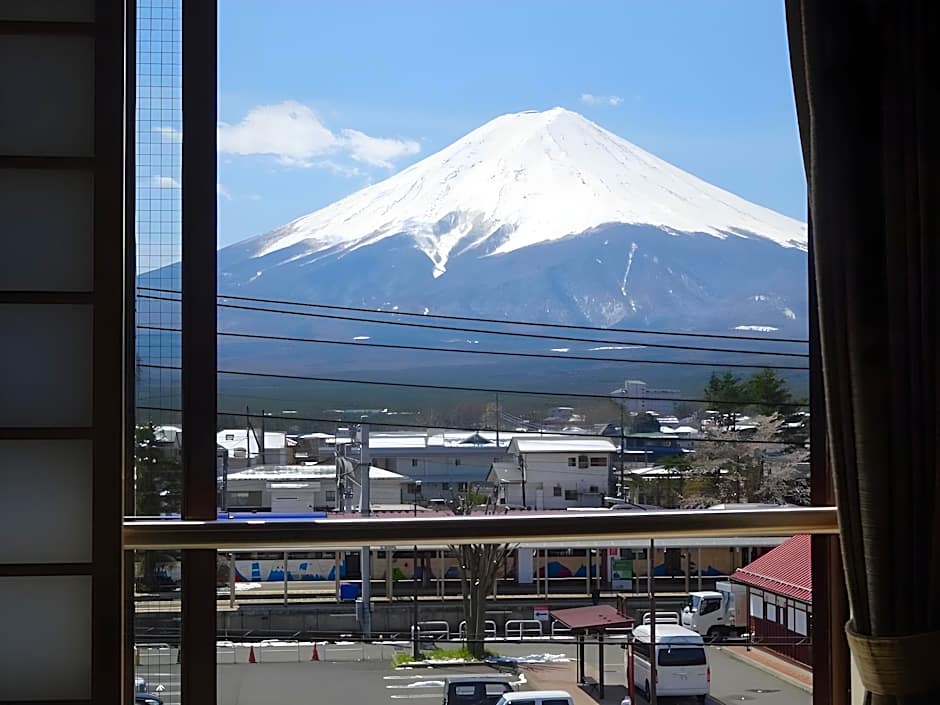 Kawaguchiko Station Inn