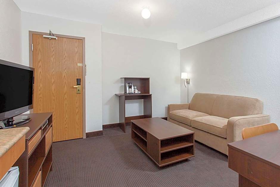 Super 8 by Wyndham Kenora