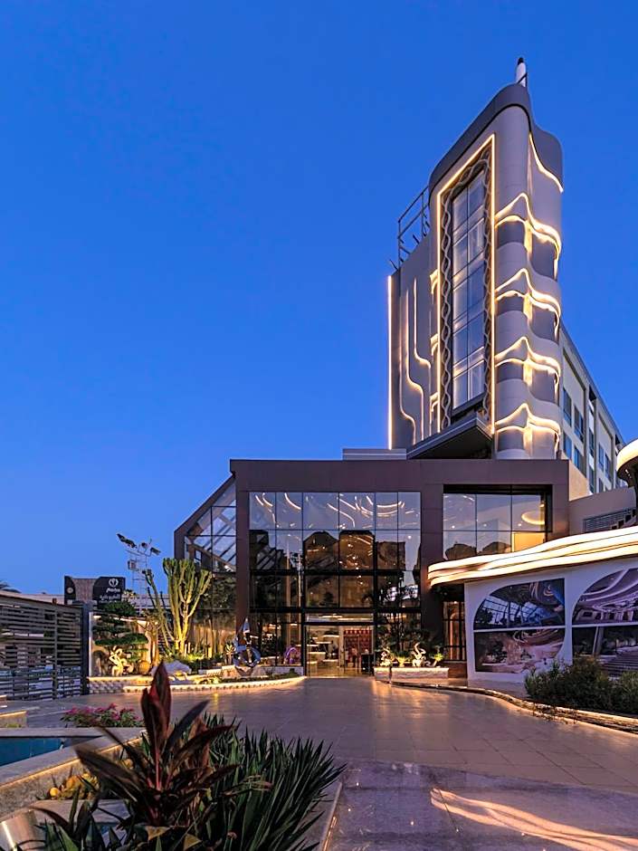 Crowne Plaza Alexandria Mirage by IHG