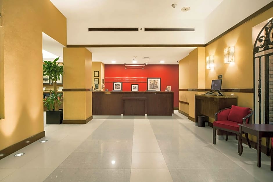 Hampton Inn By Hilton And Suites Mexico City