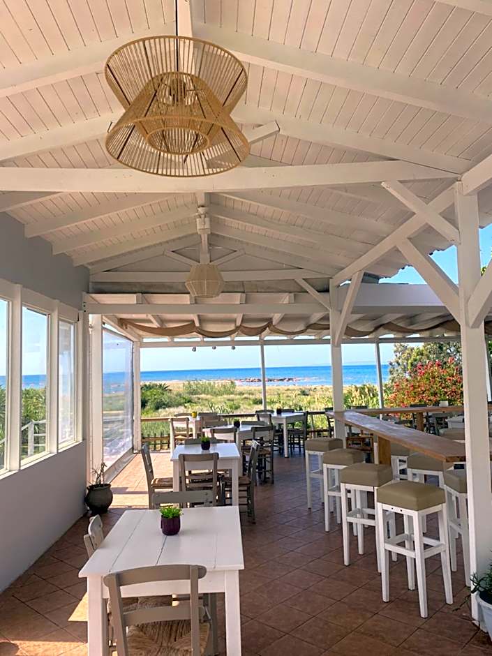 Artemis Hotel-MeRaki Restaurant