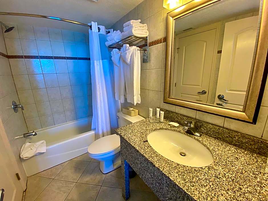 Radisson Suite Hotel Oceanfront