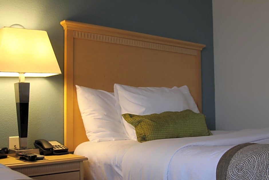 Candlewood Suites Fargo-North Dakota State University, an IHG Hotel