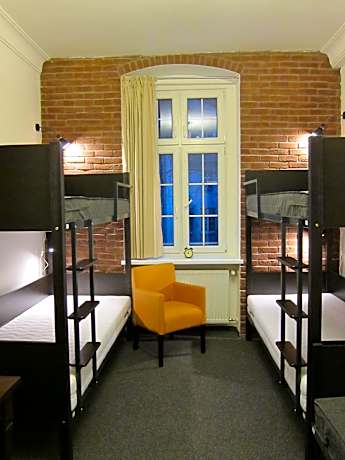 Bed in 4-Bed Mixed Dormitory Room with Bathroom