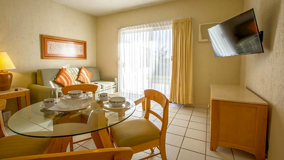 Park Royal Homestay Los Cabos