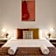 Holiday House Kata & Karon Phuket Hotel