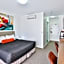 Indulge Apartments - Ontario