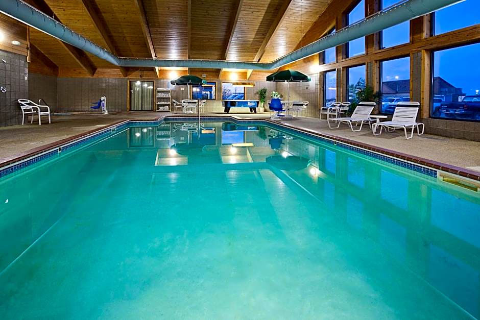 AmericInn by Wyndham Roseau