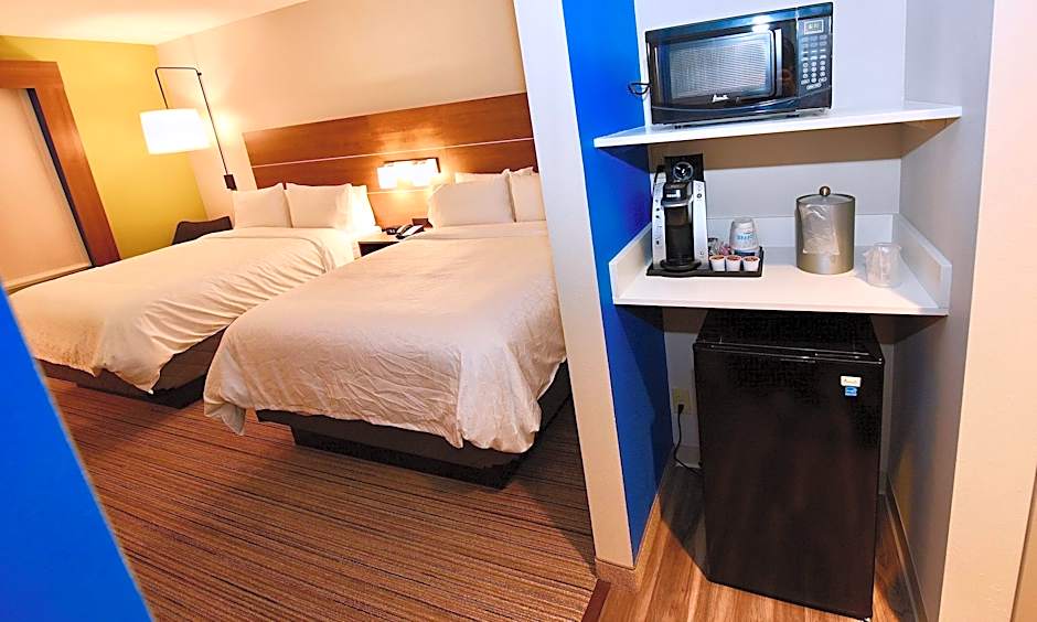 Holiday Inn Express & Suites Perryville I-55 By IHG