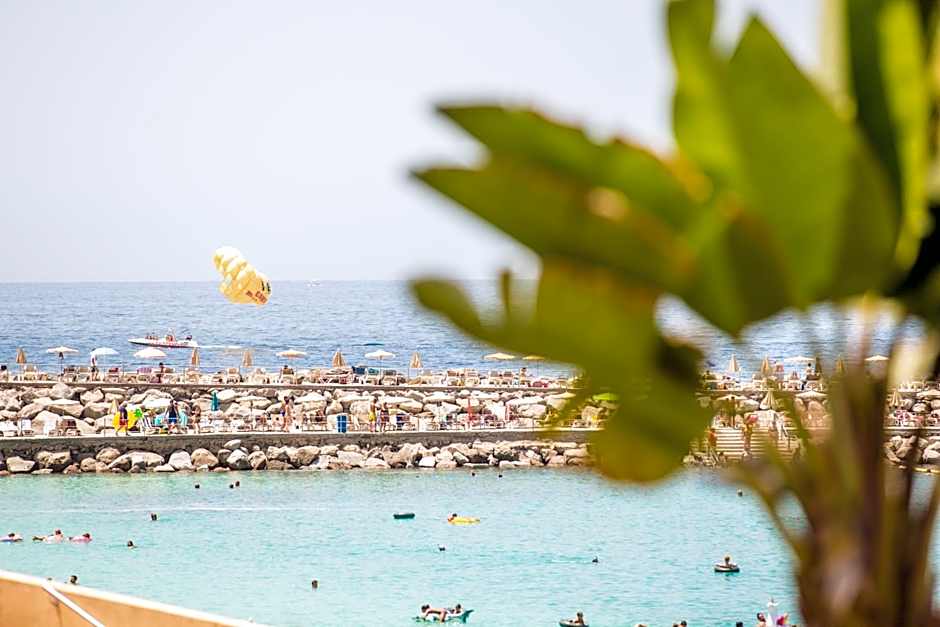 Amadores Beach Apartments