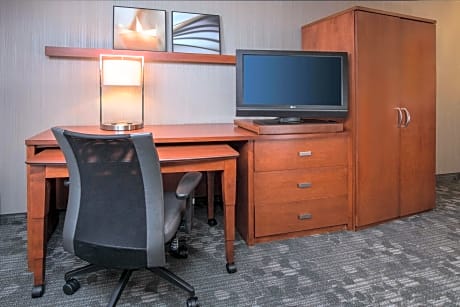 Room, 2 Queen Beds, Accessible (Mobility/Hearing Roll in Shower)