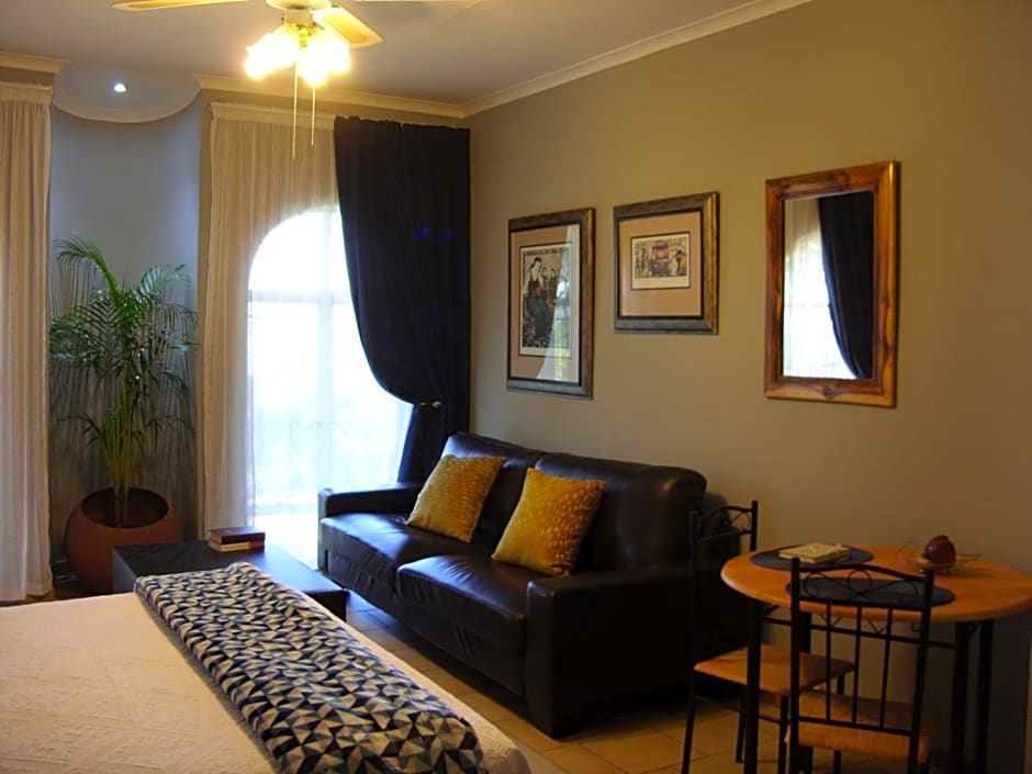 Little Umhlanga. Sunflower suite.