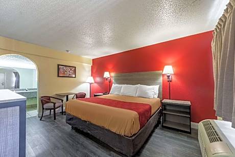 1 King Bed, Nonsmoking