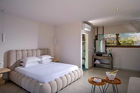 Parthenis Hotel & Suites